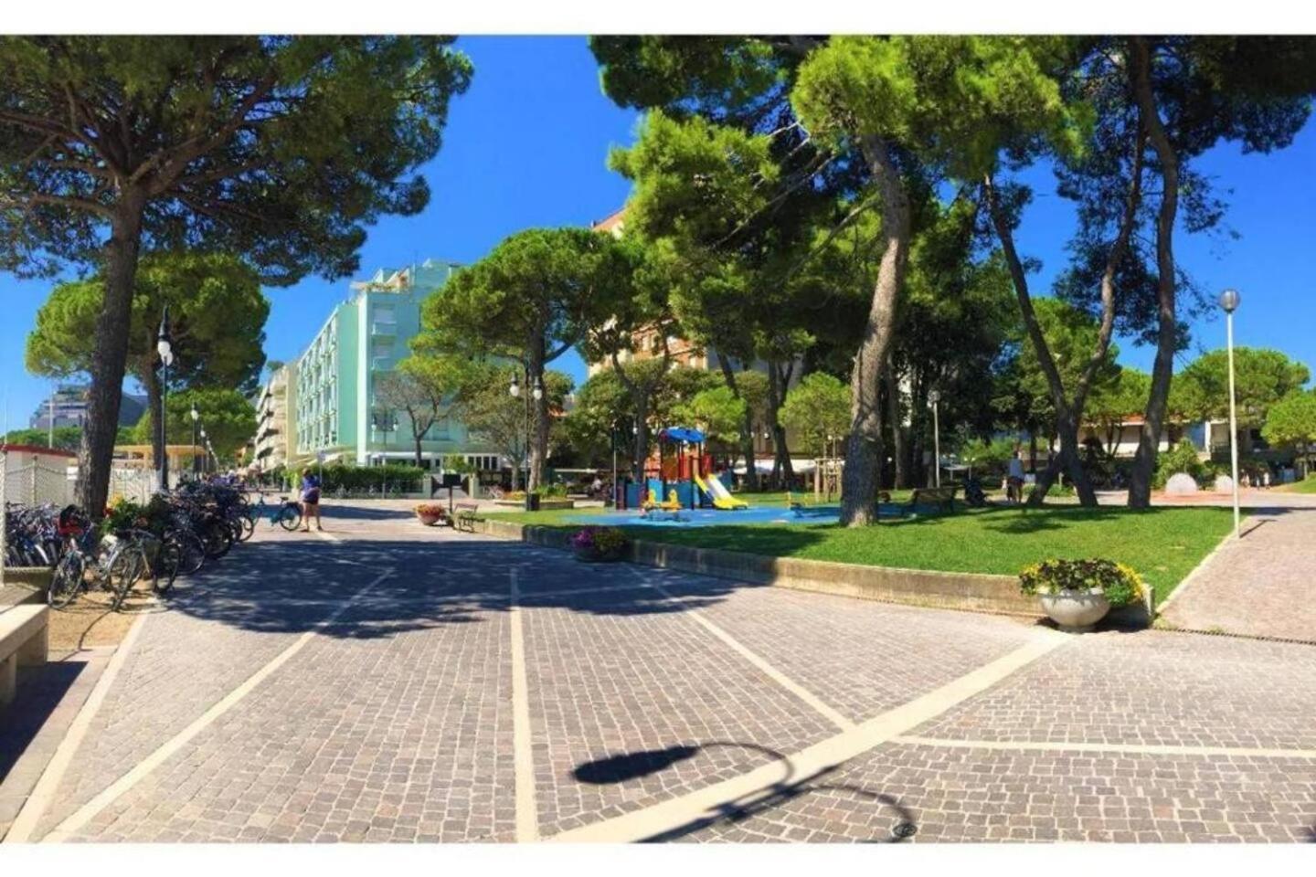Sunny Home, Appartamento In Centro E Vicino Alla Spiaggia Grado Ngoại thất bức ảnh